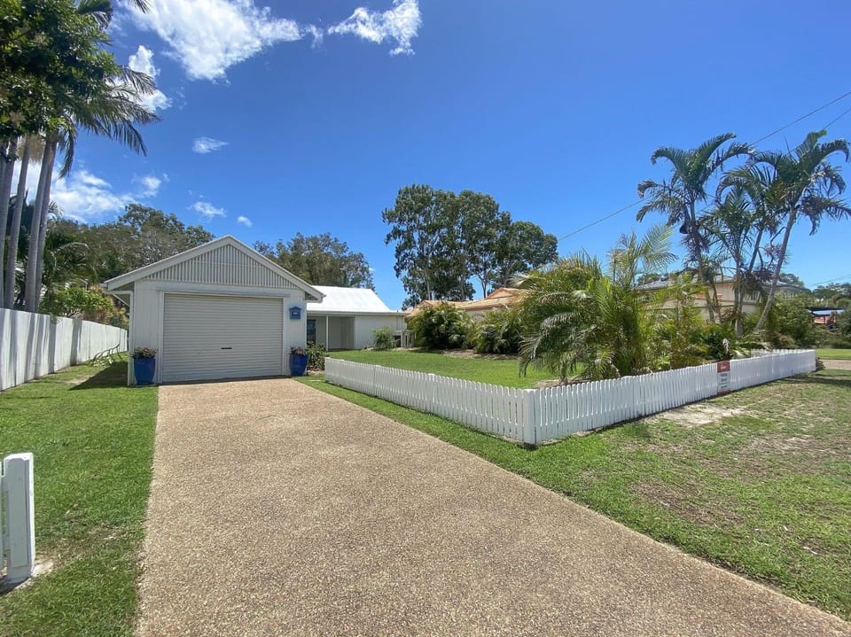 Riverside House in Riverview Drive
