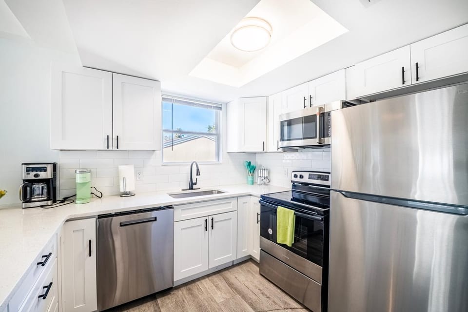 2br 2ba Retreat B 3Min to Beach! Apartment in Indian Rocks Beach