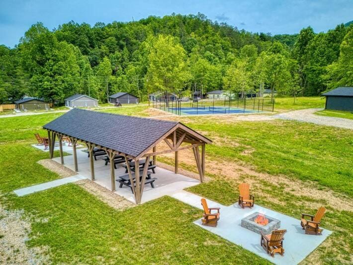 Open Sky Retreat, Pickleball Court, Creek, WIFI, Mountain Views, Starting at 79" House in Jenkins Mill