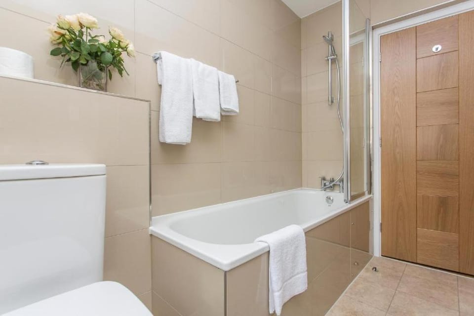 Bathroom, Bath, towels
