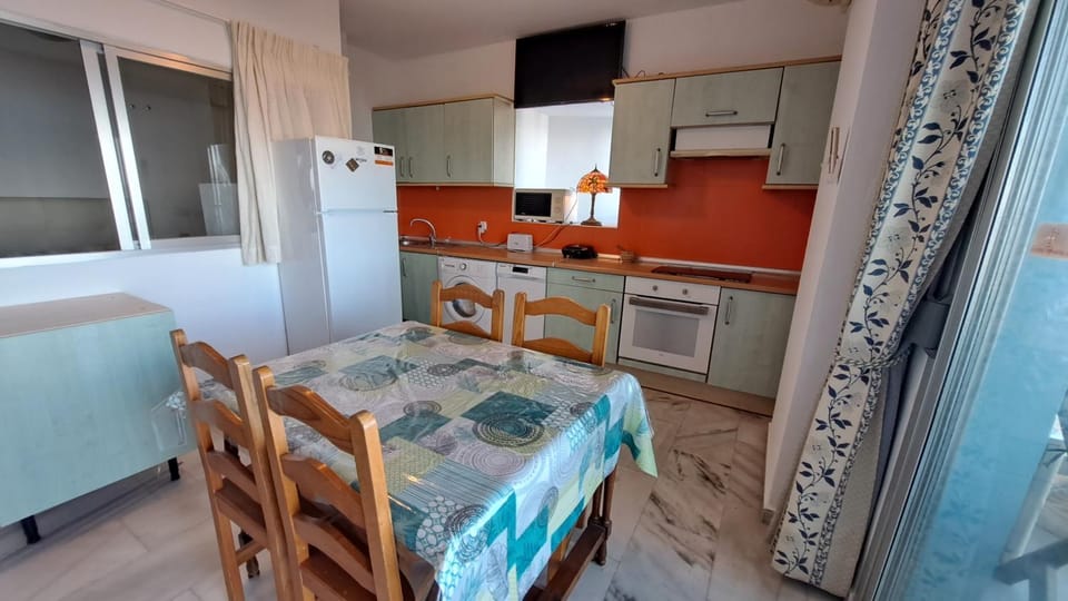 TV and multimedia, Kitchen or kitchenette, Dining area