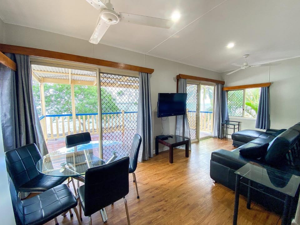 Ocean Shores UP - Burrum Heads- Riverfront - Pool -2BR House in Queensland