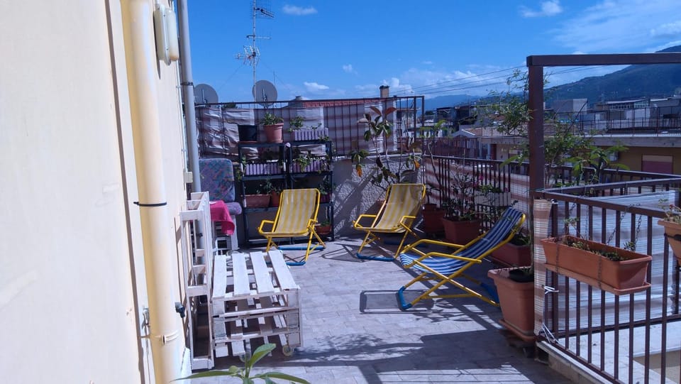 Balcony/Terrace, On site, Internal: Not applicable to any particular room