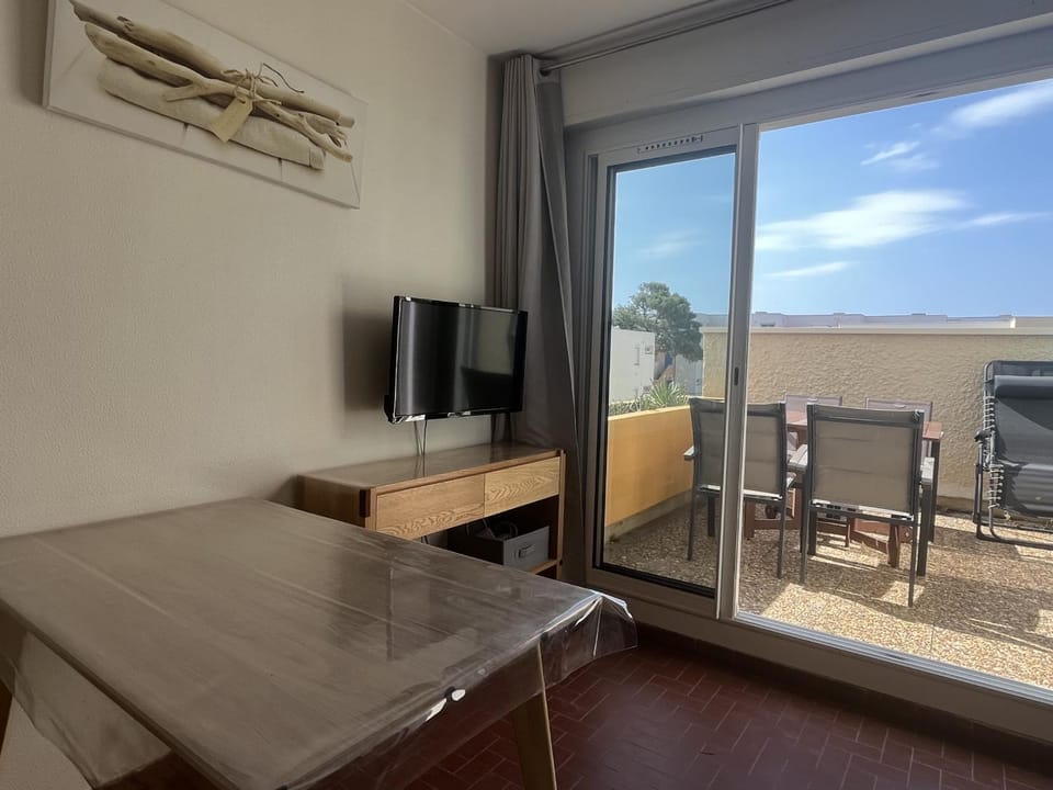 T2 au Barcarès avec terrasse et parking, proche commerces - FR-1-799-12 Apartment in Le Barcarès