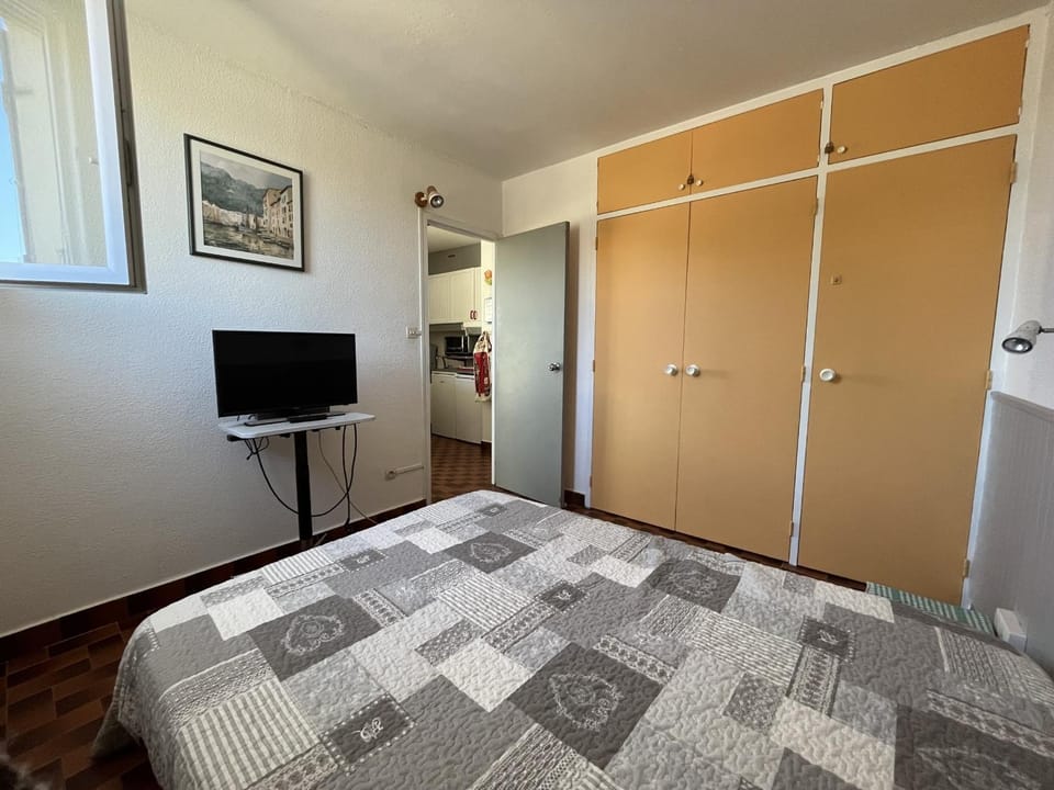 Spacieux T2 climatisé avec véranda, 150m plage, PKG, au cœur de la Grande Plage - 4 personnes - FR-1-799-20 Apartment in Le Barcarès