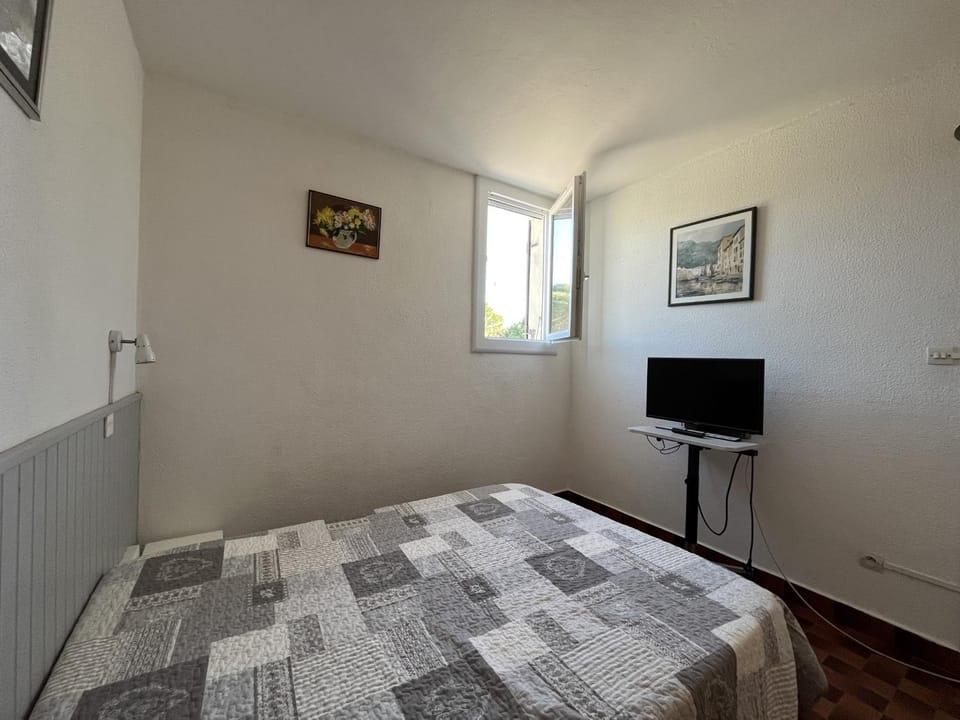 Spacieux T2 climatisé avec véranda, 150m plage, PKG, au cœur de la Grande Plage - 4 personnes - FR-1-799-20 Apartment in Le Barcarès