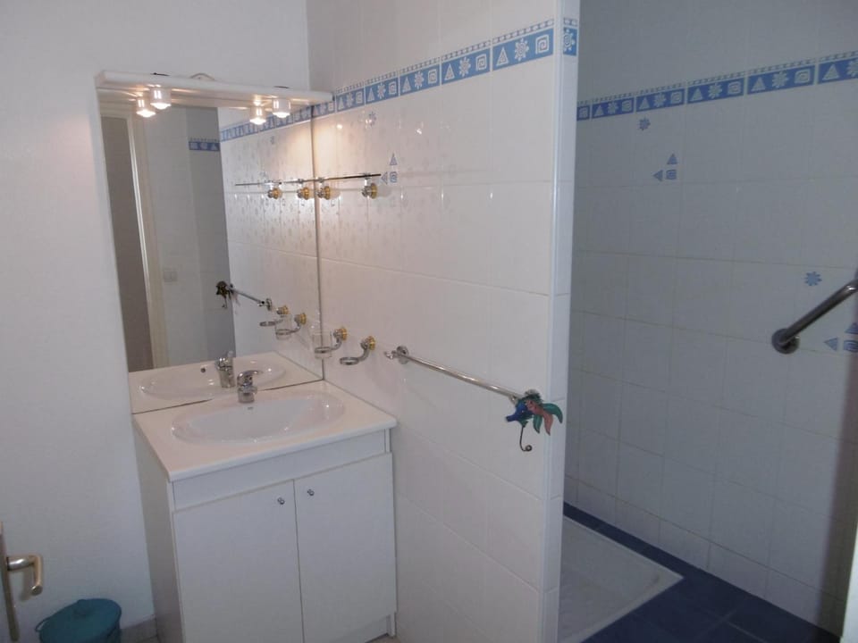 Agréable T3 à 2 pas de la plage - 4P - Parking sécurisé - Animaux acceptés - FR-1-799-6 Apartment in Le Barcarès