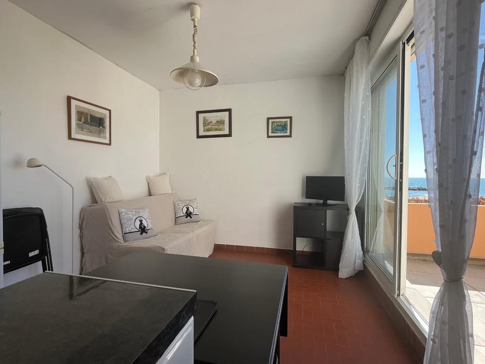 Charmant T2 au Barcarès - Accès plage - 4P - Terrasse - Parking - FR-1-799-10 Apartment in Le Barcarès