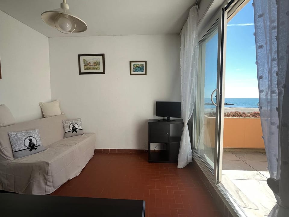 Charmant T2 au Barcarès - Accès plage - 4P - Terrasse - Parking - FR-1-799-10 Apartment in Le Barcarès