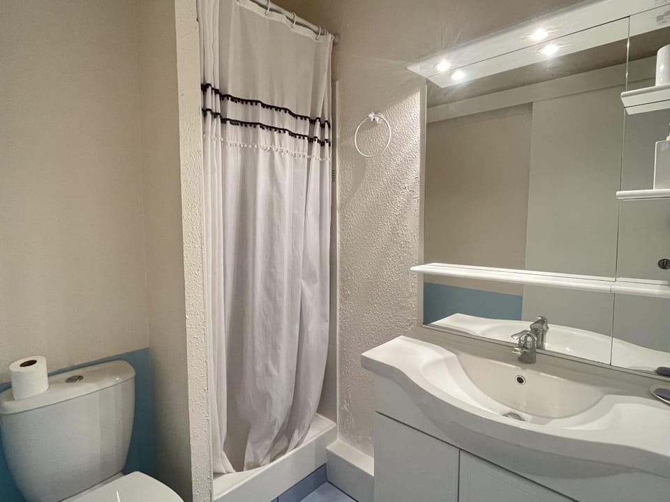 Le Barcarès: T2 moderne climatisé, au bord de mer, 4 pers, parking sécurisé - FR-1-799-4 Apartment in Le Barcarès