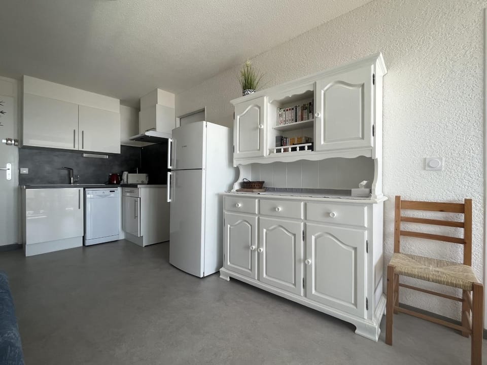 Le Barcarès: T2 moderne climatisé, au bord de mer, 4 pers, parking sécurisé - FR-1-799-4 Apartment in Le Barcarès