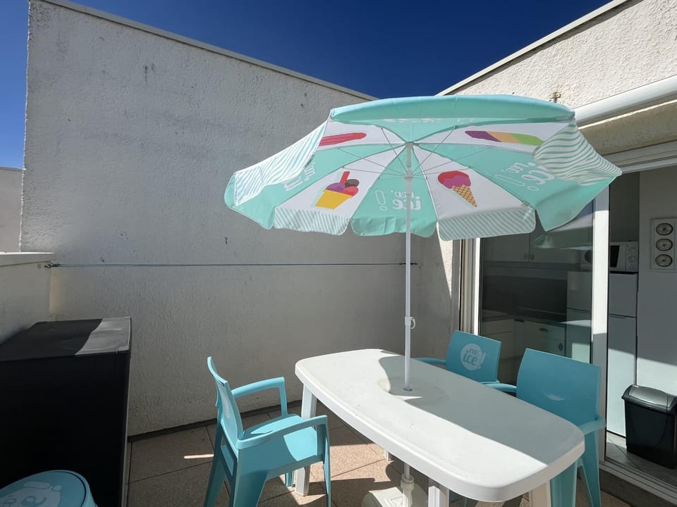 Studio lumineux 4P face mer avec parking privé - FR-1-799-31 Apartment in Le Barcarès
