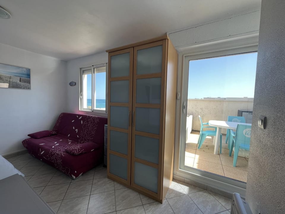 Studio lumineux 4P face mer avec parking privé - FR-1-799-31 Apartment in Le Barcarès