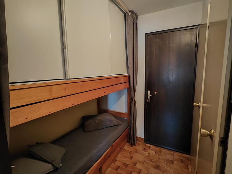 Saint Cyprien T2 proche plage avec piscine et parking - FR-1-732-80 Apartment in Saint-Cyprien