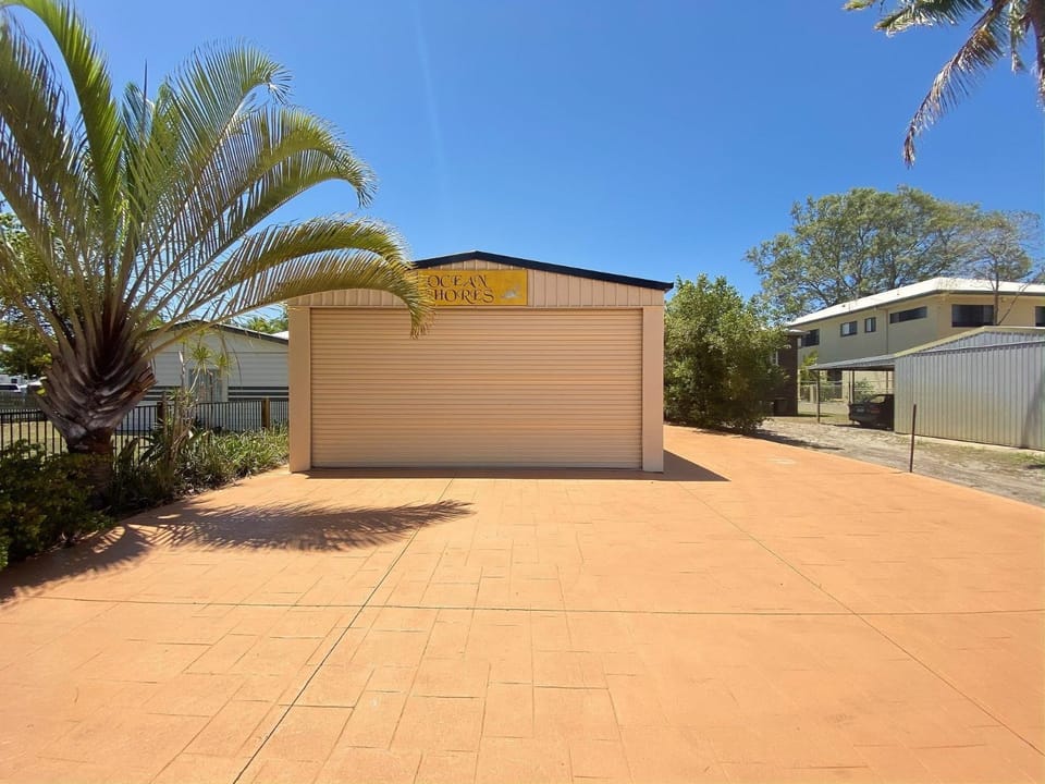 Ocean Shores Down - Burrum Heads- Riverfront - Pool - 2BR House in Queensland