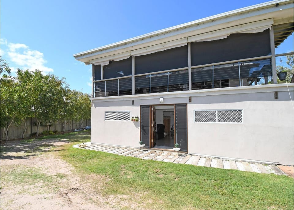 GetAwayStay - 3BR - Aircon - WiFi - Smart TV House in Toogoom