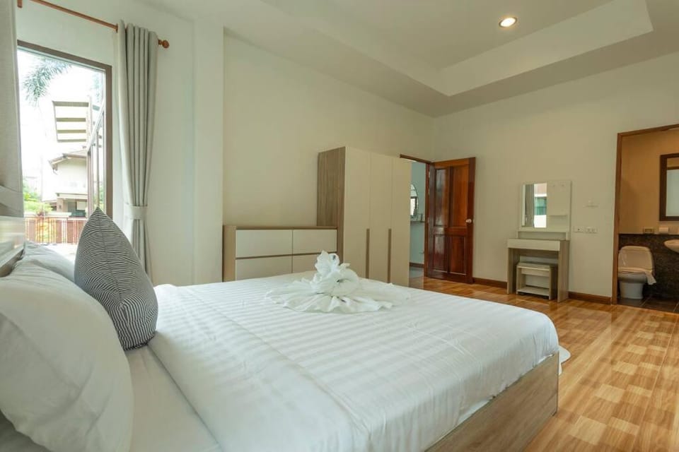 Bed, Bedroom, wardrobe