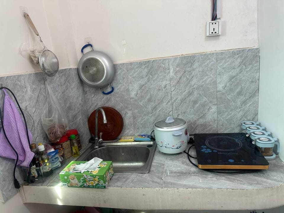 Kitchen or kitchenette, kitchen