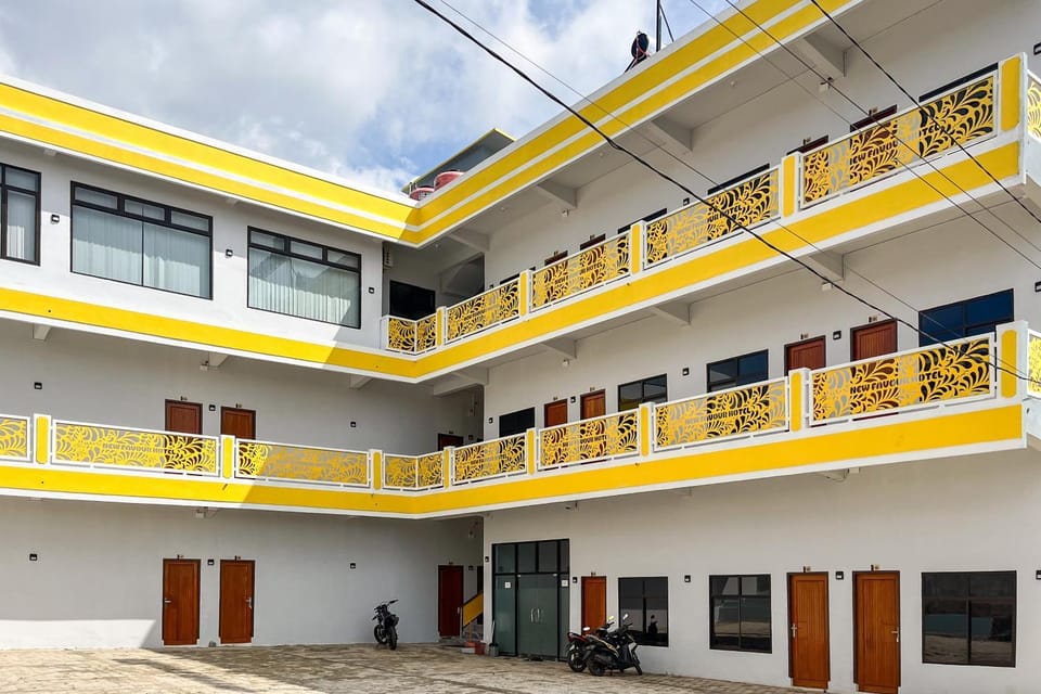 Facade/entrance