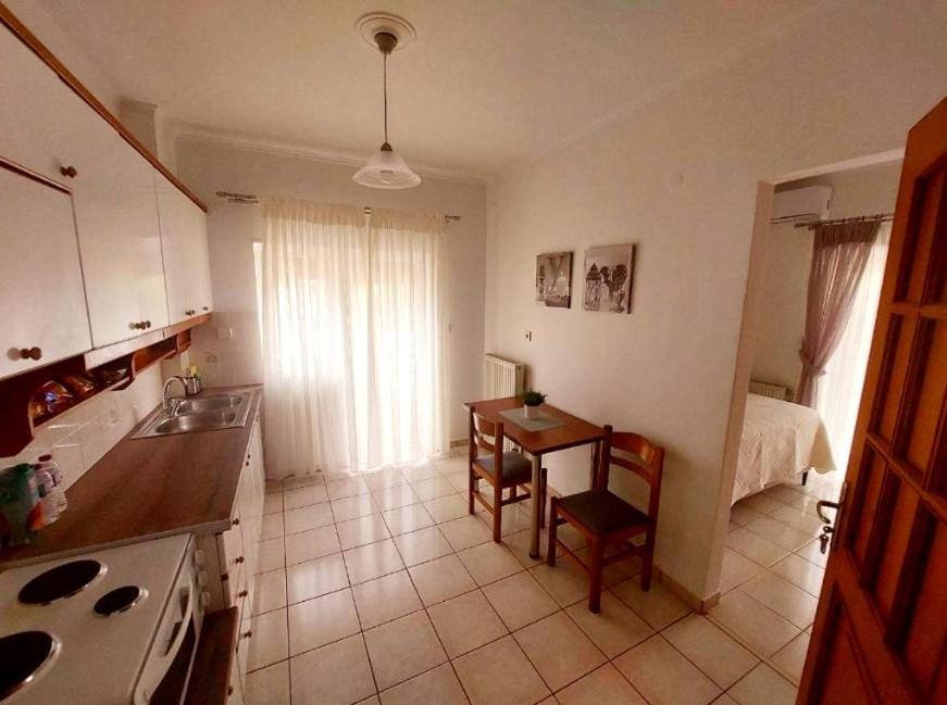 Eleni's Apartments Igoumenitsa - Γκαρσονιέρα 2ου ορόφου επιπλωμένη, εξωπλισμένη Apartment in Greece