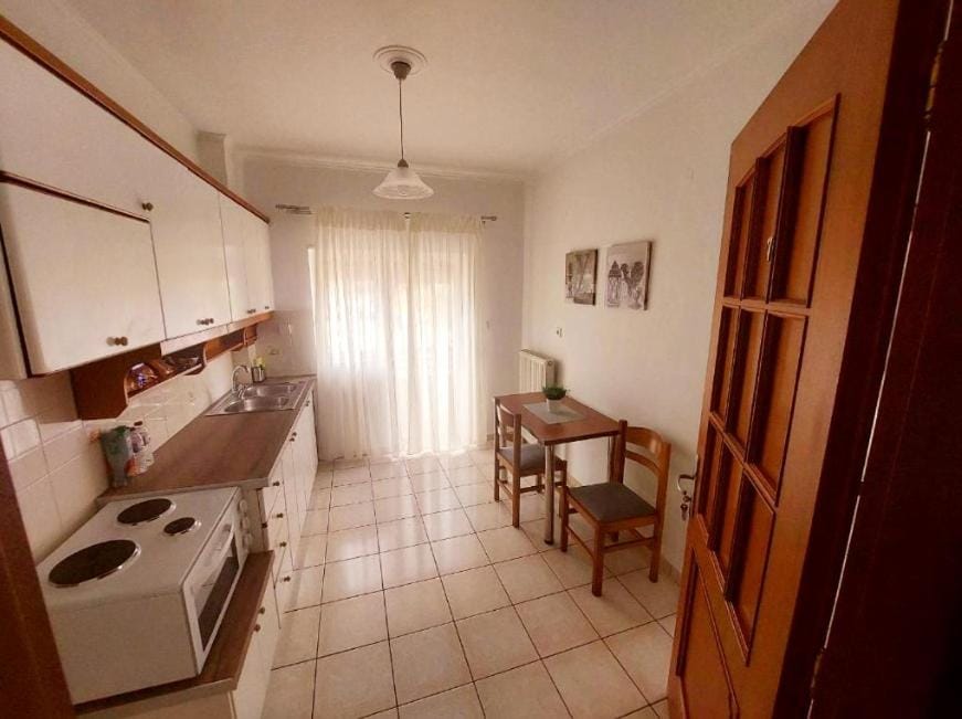 Eleni's Apartments Igoumenitsa - Γκαρσονιέρα 2ου ορόφου επιπλωμένη, εξωπλισμένη Apartment in Greece