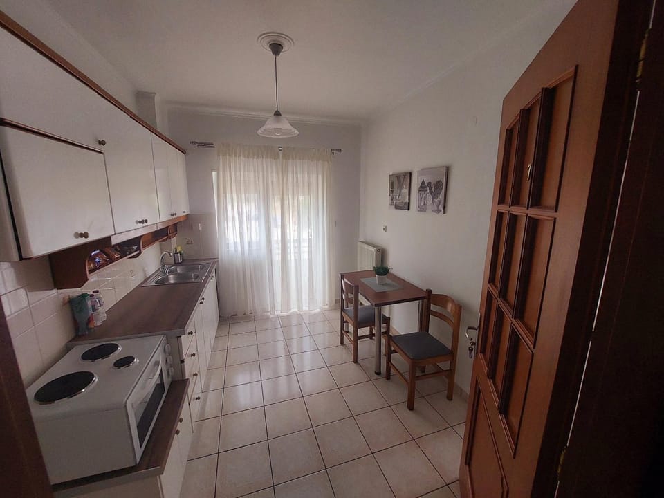Eleni's Apartments Igoumenitsa - Γκαρσονιέρα 2ου ορόφου επιπλωμένη, εξωπλισμένη Apartment in Peloponnese, Western Greece and the Ionian