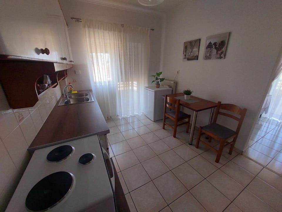 Eleni's Apartments Igoumenitsa - Γκαρσονιέρα 2ου ορόφου επιπλωμένη, εξωπλισμένη Apartment in Peloponnese, Western Greece and the Ionian