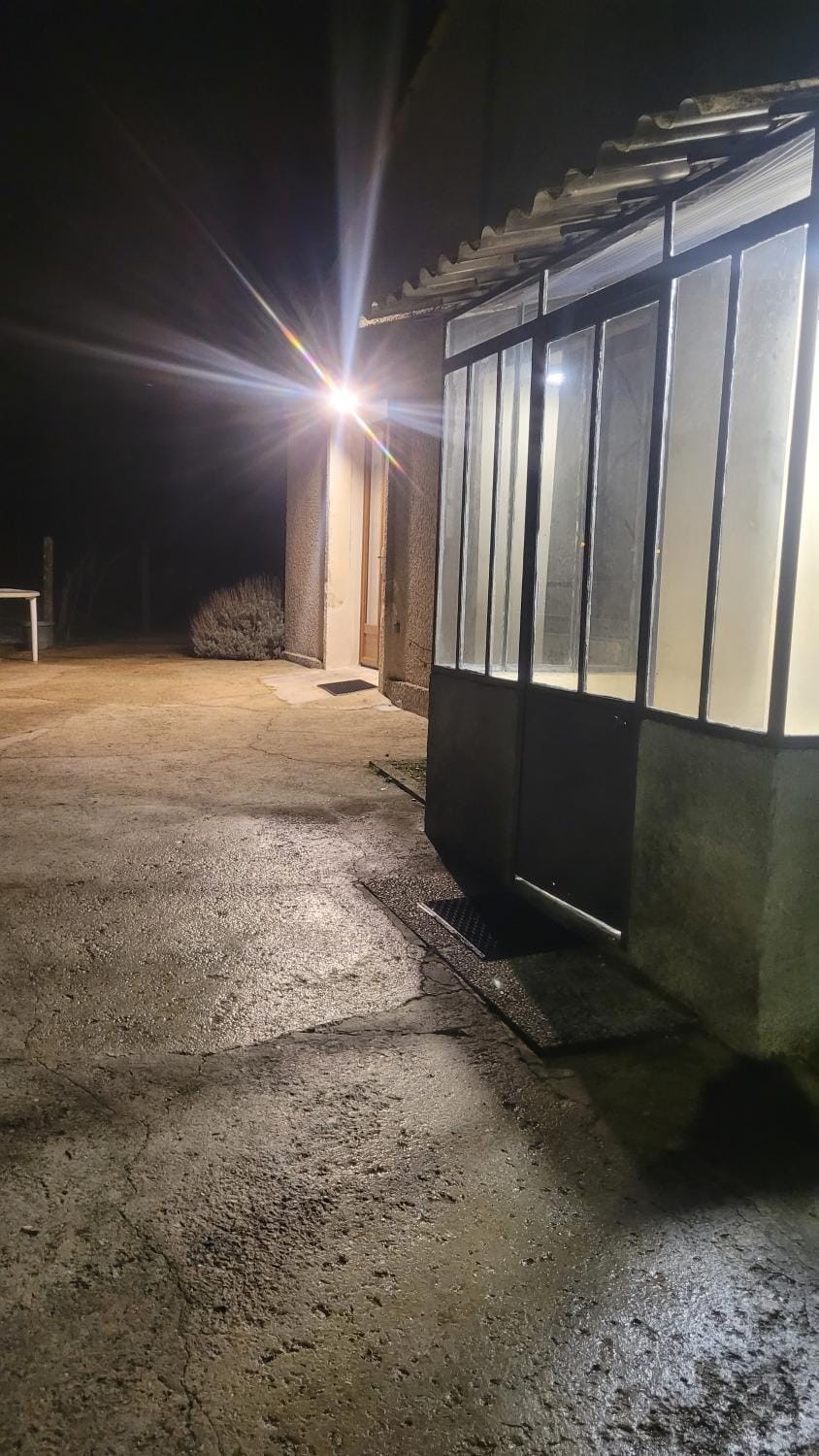 Le Truc en plus, accessibles PMR, appartement 45 m2 mitoyen dans une maison avec un autre appartement Apartment in Île-de-France