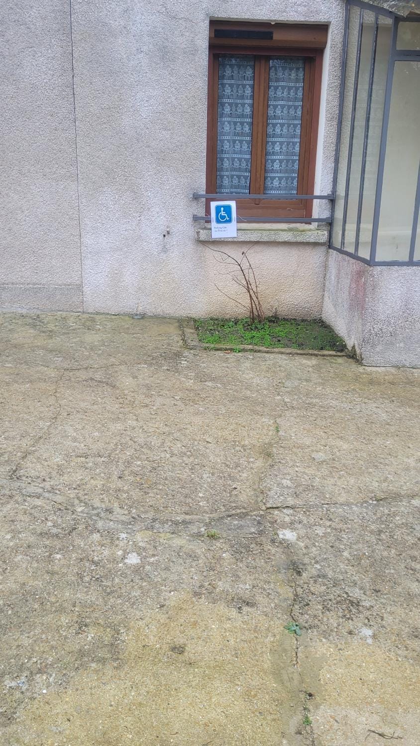 Le Truc en plus, accessibles PMR, appartement 45 m2 mitoyen dans une maison avec un autre appartement Apartment in Île-de-France