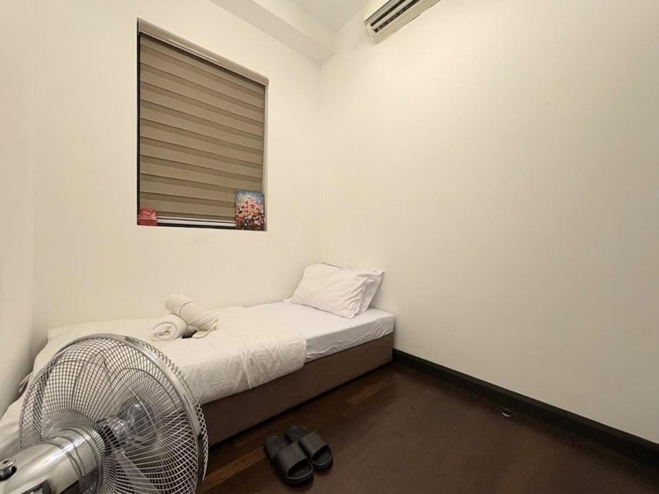 Bed, Bedroom, air conditioner