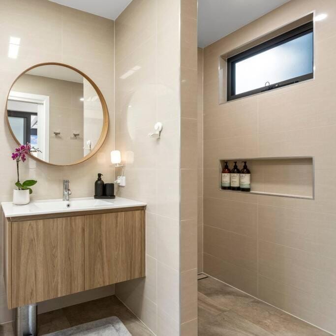 Shower, Bathroom, Open Air Bath, hair dryier