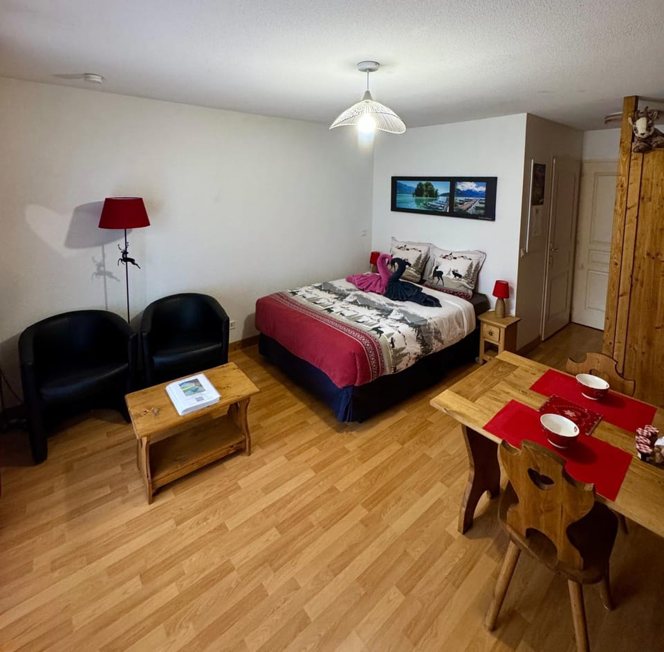 Bed, Living room, Dining area
