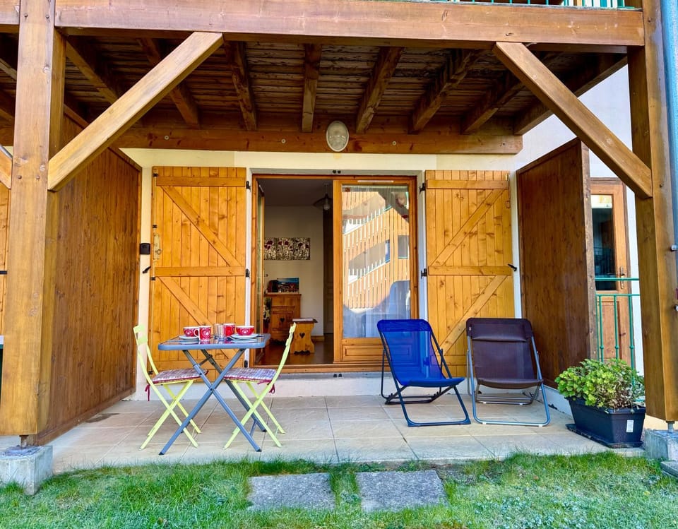 Patio, Facade/entrance, Balcony/Terrace, Balcony/Terrace, Dining area, sunbed