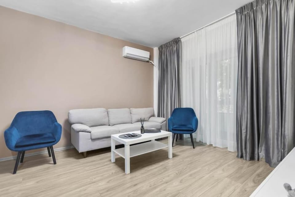 Living room, Seating area, air conditioner