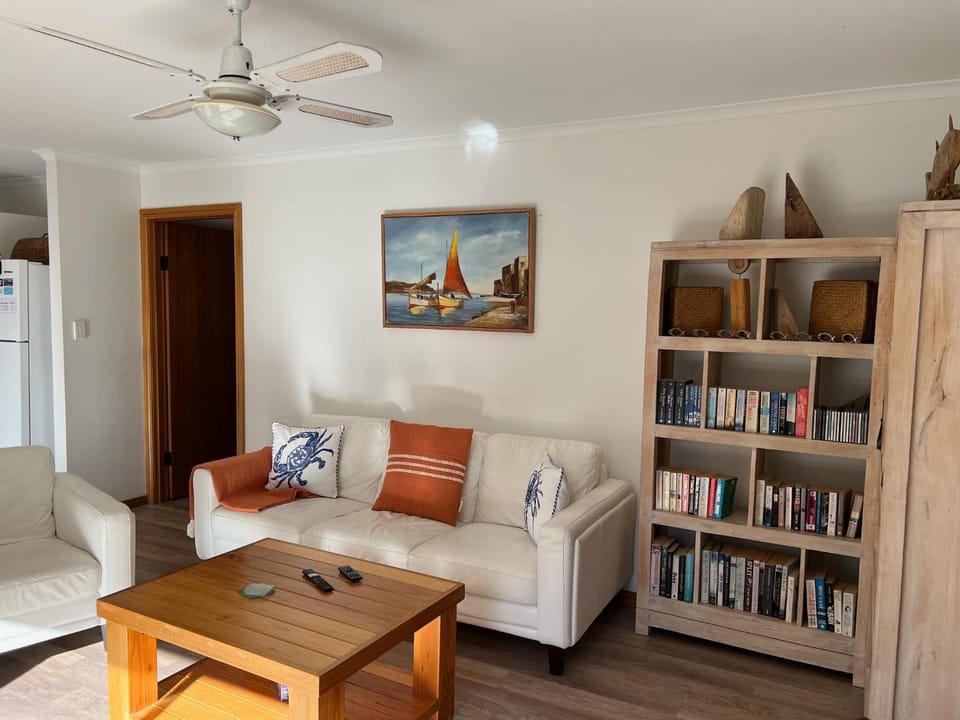 Lazy Sails Port - Pets welcome inside WiFi Villa in Robe