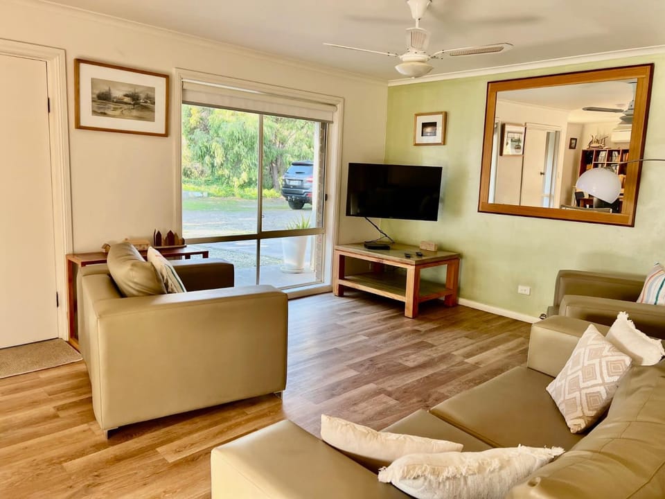 Lazy Sails Starboard - Pets welcome inside WiFi Villa in Robe