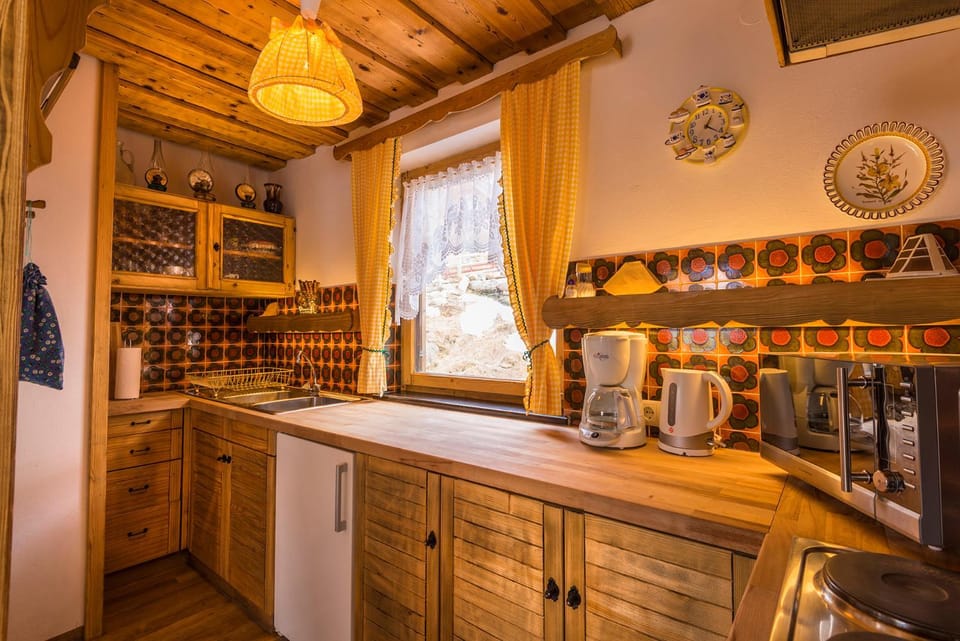 Kitchen or kitchenette, On site