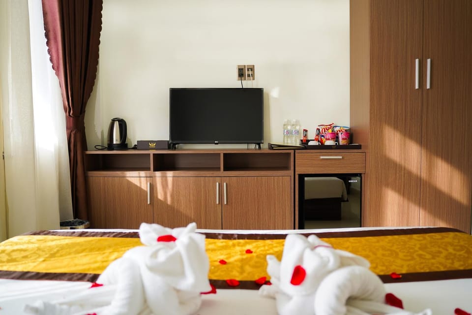 Bu Hotel Thành Phố Huế Hotel in Laos
