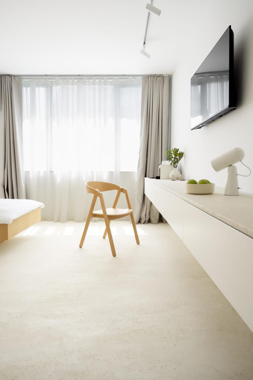 Bed, TV and multimedia, View (from property/room), Photo of the whole room, Bedroom, furniture