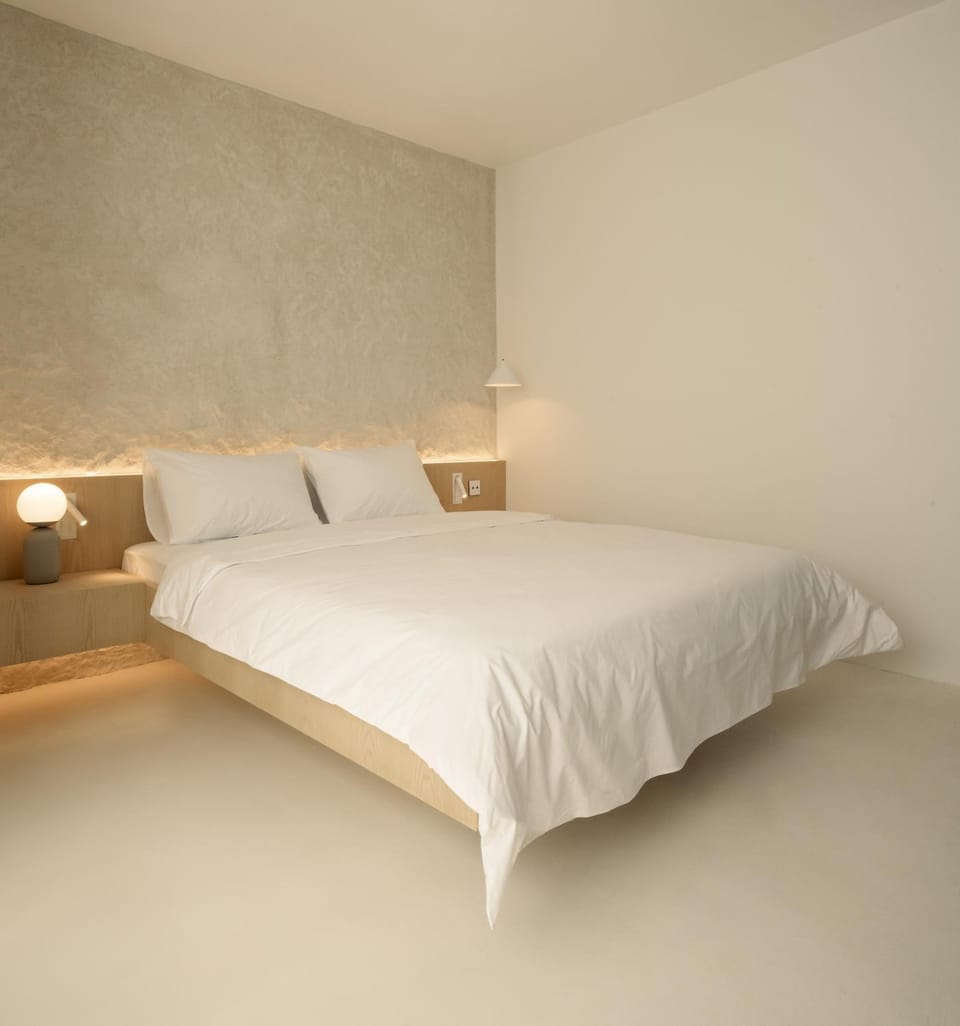 Bed, Photo of the whole room, Decorative detail, Bedroom, On site, Family