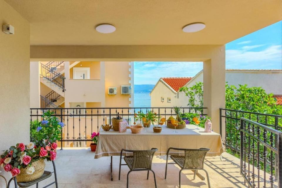 Balcony/Terrace, Seating area, Sea view