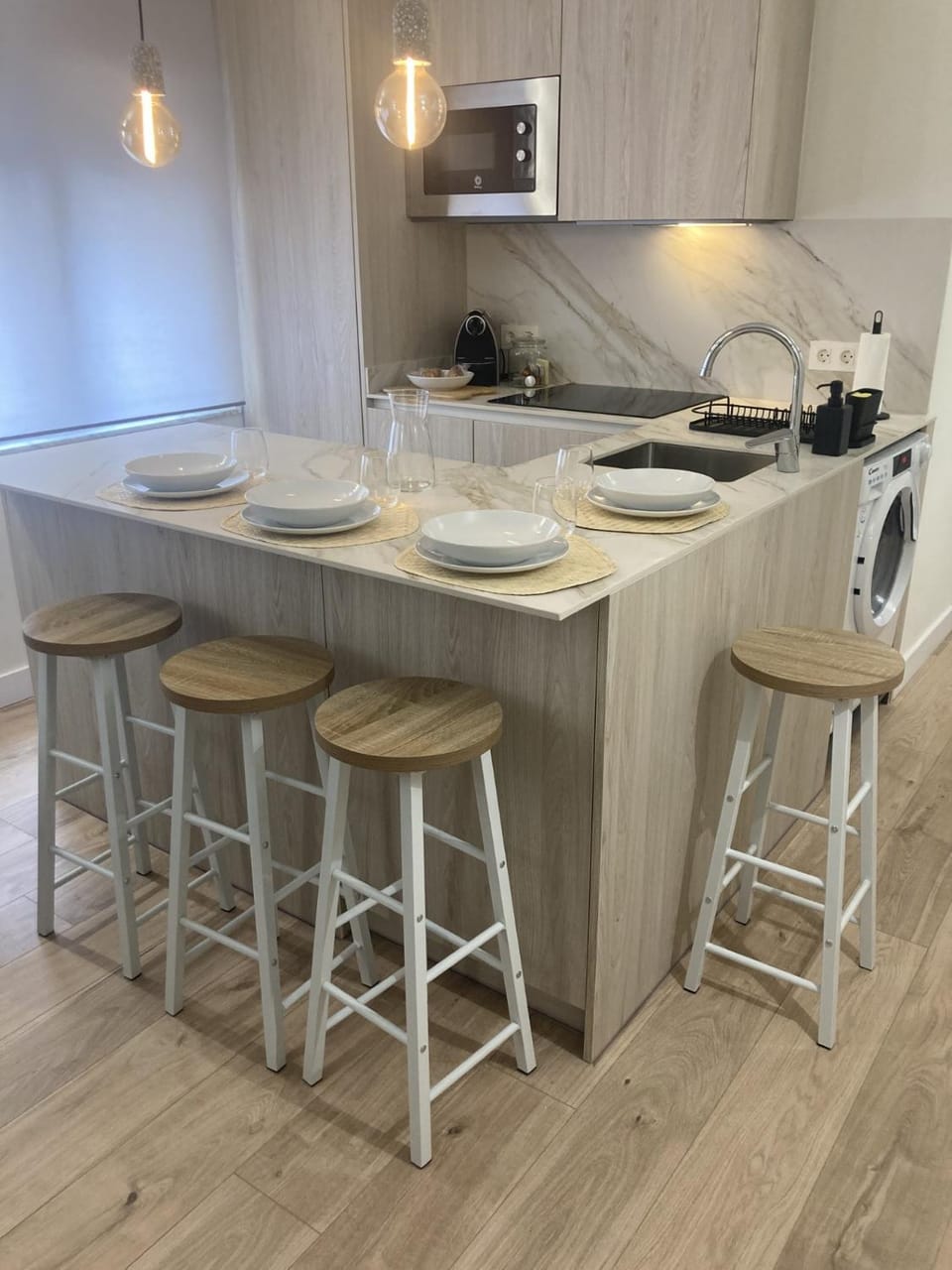 Kitchen or kitchenette, Dining area, stove