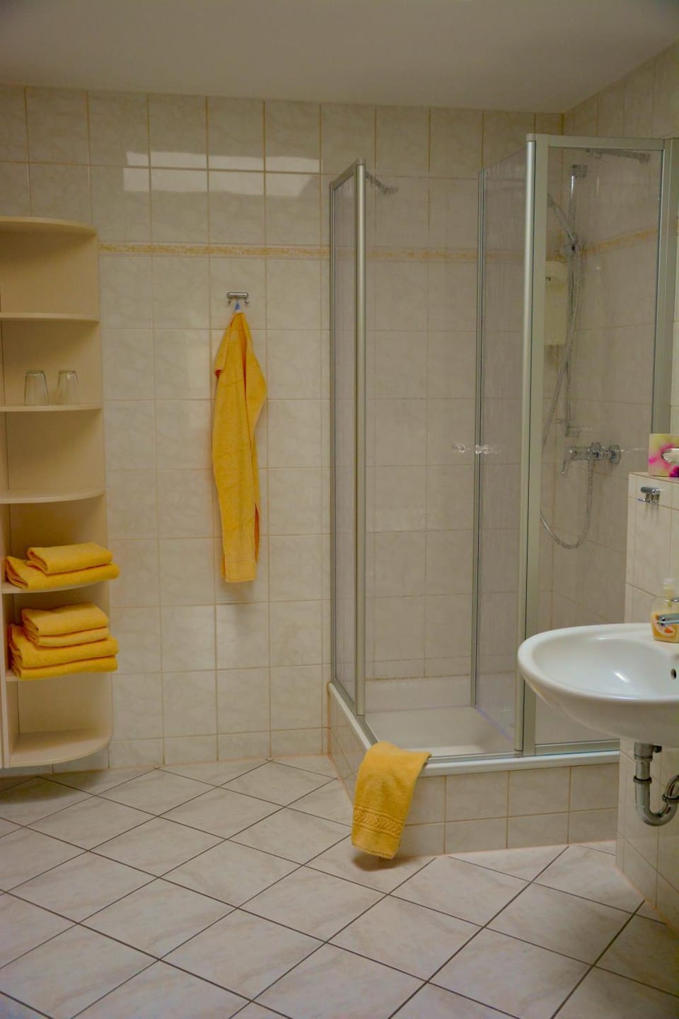 Shower, Bathroom, towels