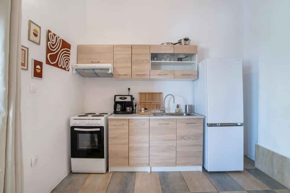 Kitchen or kitchenette, Living room