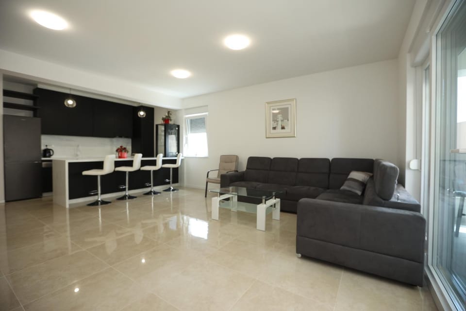 Communal lounge/ TV room, Living room, Seating area