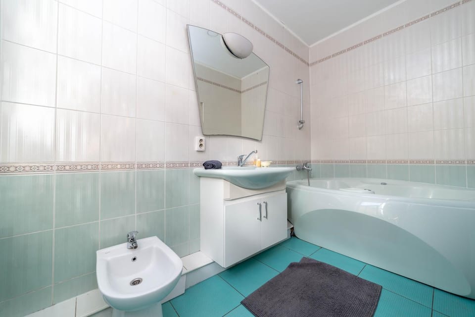 Spacious 3-Bedroom in City Center Apartment in Riga
