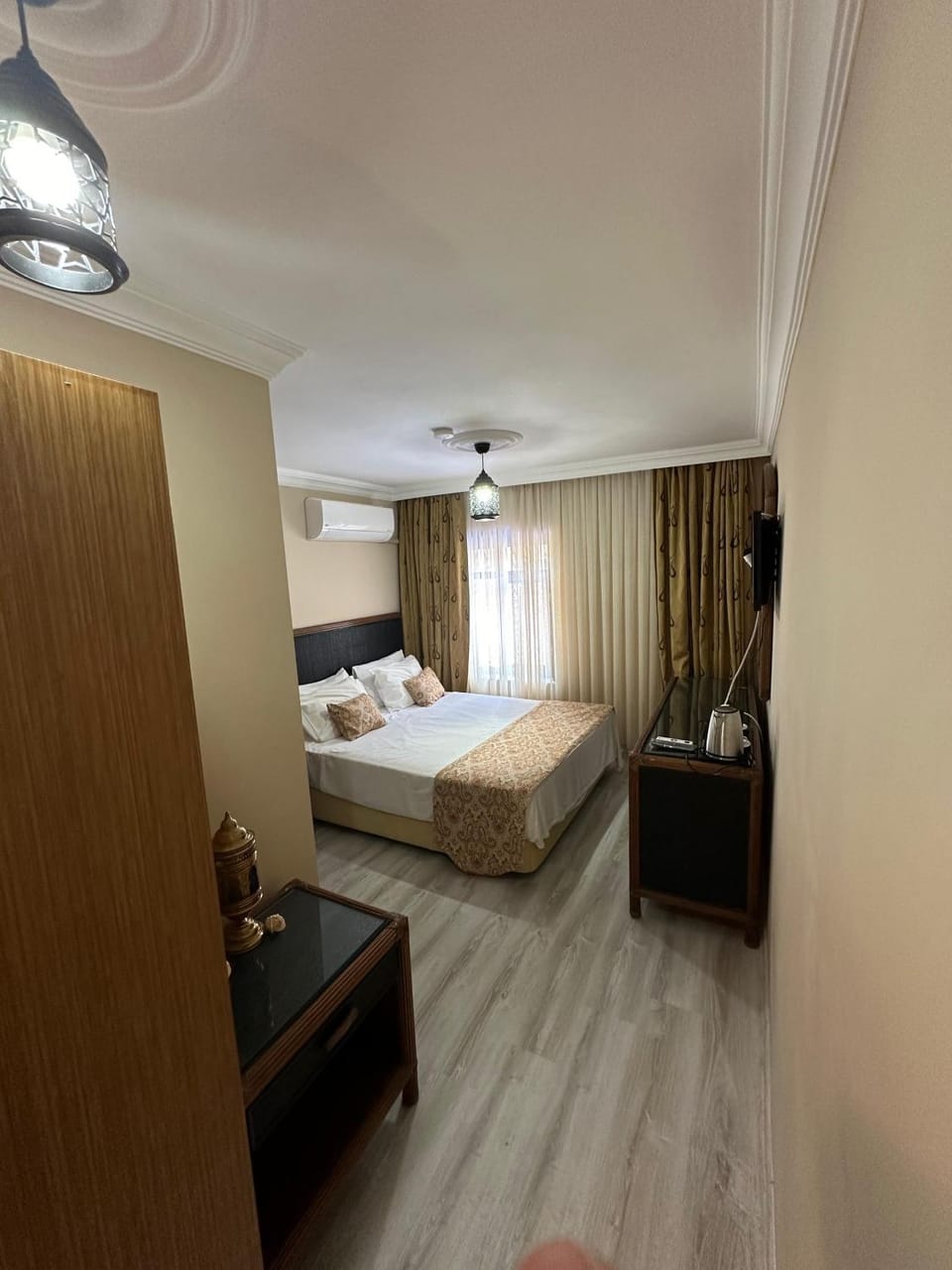 Bed, TV and multimedia, Photo of the whole room, Bedroom, internet, safe, towels, wardrobe, air conditioner