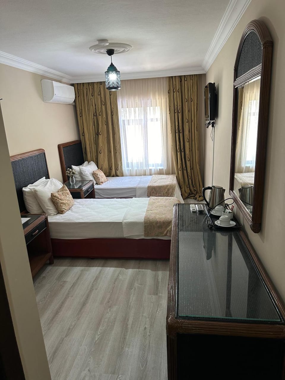 Bed, TV and multimedia, Coffee/tea facilities, Photo of the whole room, Bedroom, internet, minibar, safe, wardrobe, air conditioner