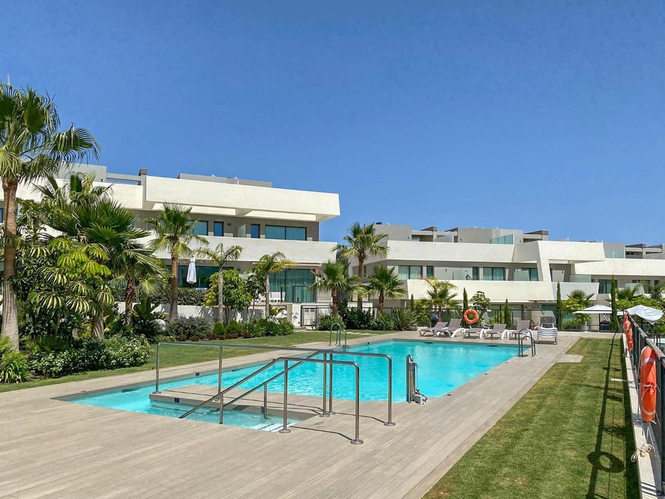 Garden, Swimming pool