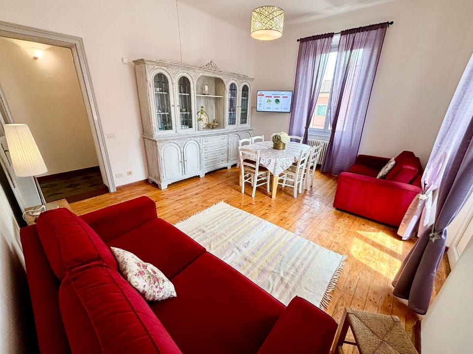 TV and multimedia, Living room, Dining area